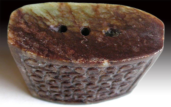 Nephrite Jade Cong Toggle Netsuke bottom